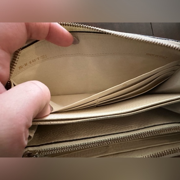 Valentino Garavani Rockstud Wallet in Ivory - Picture 5 of 8